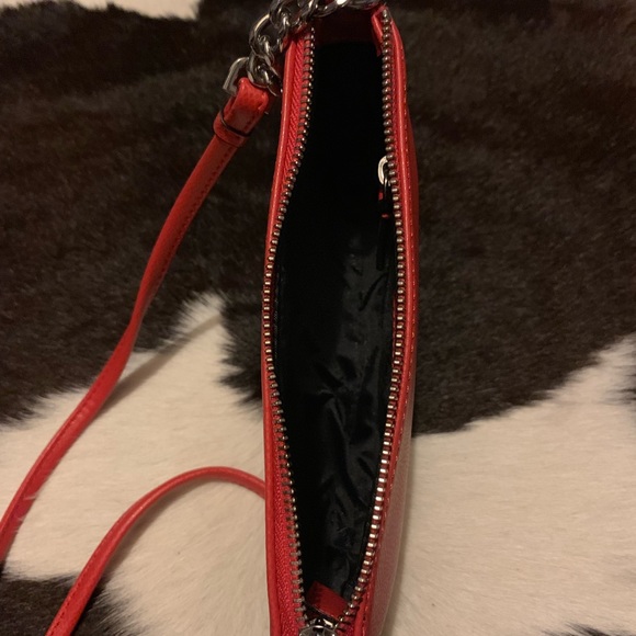 Calvin Klein Hayden Saffiano chain crossbody - Picture 3 of 4